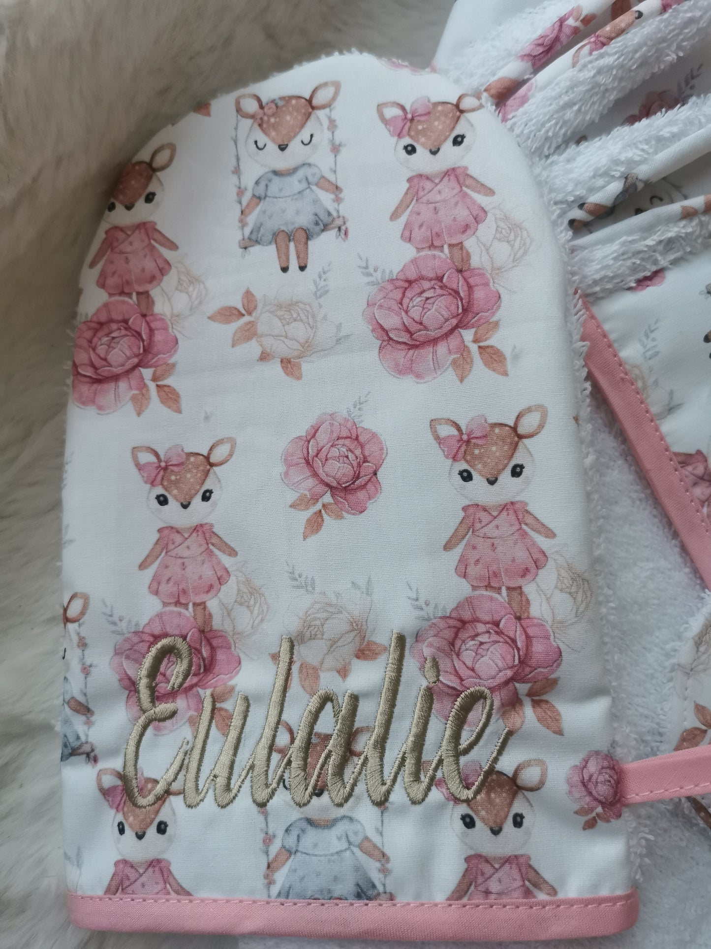 Coffret cadeau naissance personnalisé , cape de bain avec gant de toilette et bavoir, prénom bébé
